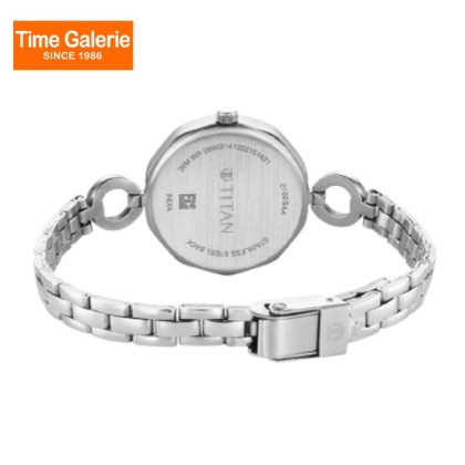 Titan Karishma NS2702SM01 Silver Dial Stainless Steel Strap Quartz Women's Watch Titan Karishma NS2702SM01 Silver Dial Stainless Steel Strap Quartz Women's Watch