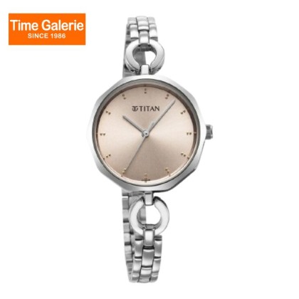 Titan Karishma NS2702SM01 Silver Dial Stainless Steel Strap Quartz Women's Watch Titan Karishma NS2702SM01 Silver Dial Stainless Steel Strap Quartz Women's Watch