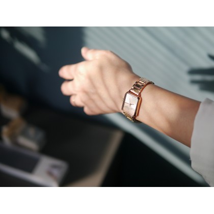 Hush Puppies Signature HP.3890L.1505 Rose Gold Stainless Steel Band Women Watch Hush Puppies Signature HP.3890L.1505 Rose Gold Stainless Steel Band Women Watch